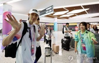 손 흔드는 태권도 장준