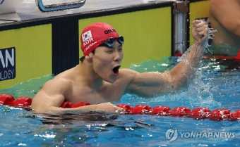 지유찬, 50m 자유형 결승 금메달 환호
