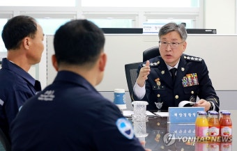 김종욱 해양경찰청장, 통영여객선터미널 방문