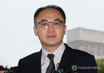 '이재명 대표 영장 기각' 대검 출근하는 이원석 검찰총창