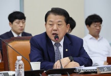 의사진행 발언하는 김병주 의원