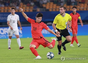 슛 하는 이강인