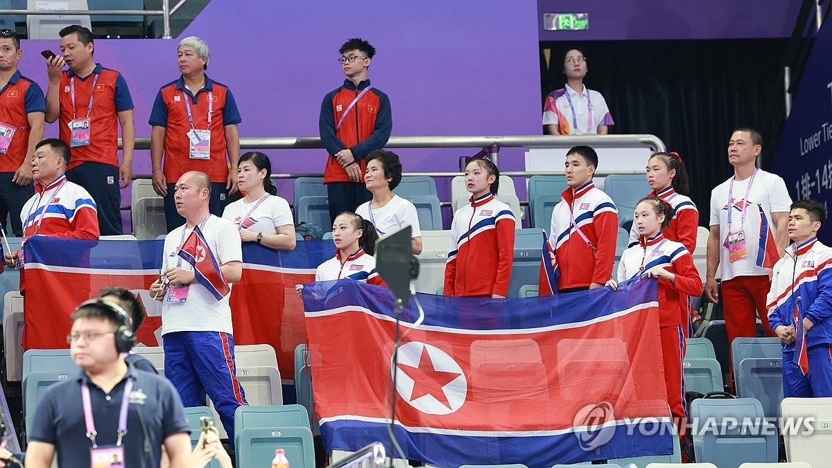 파리 올림픽 북한 체조 선수 안창옥, 훈련에 전념 중.