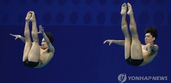 싱크로 연기하는 우하람-이재경