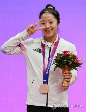 신유빈, 여자 탁구 단식 동메달