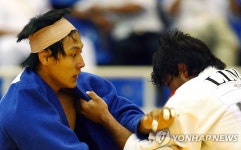 [아시안게임] 종목 바꿔 41세에 첫 출전·은메달…쿠라시 대표 김민규의 여정