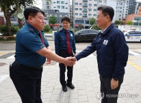 순찰 경찰관 격려 나선 국무조정실장
