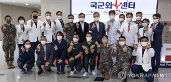 한덕수 국무총리 연휴에 근무중인 의료진과 함께