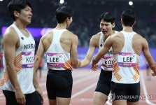 감격한 한국 계주팀
