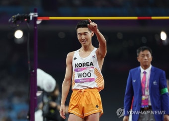 우상혁, 2m26 1차 시기도 가뿐하게 성공
