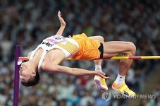 (Asiad) High jumper Woo Sang-hyeok wins 2nd straight silver at Asiad