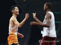 (LEAD) (Asiad) High jumper Woo Sang-hyeok wins 2nd straight silver at Asiad
