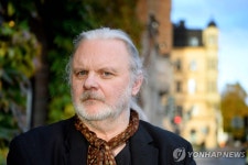[3보] 혁신적 희곡과 산문…노벨문학상에 노르웨이 극작가 욘 포세