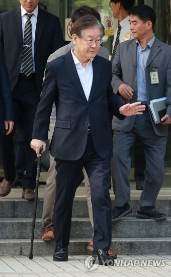 법정 나서는 이재명 대표
