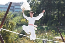 아슬아슬 줄타기
