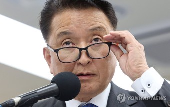 의원 질의에 곤혹스러운 김영환 충북지사