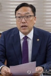 9월 고용동향 말하는 김병환 기재부 1차관