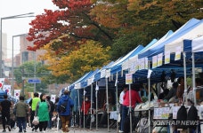 깊어져 가는 가을, 서로 다르지만 풍성한 나눔 실천한 3종교 바자회
