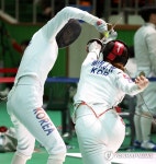 대결 펼치는 최인정