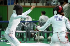 대결 펼치는 최인정