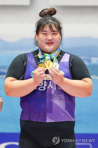 역도 박혜정, 용상 170kg 성공하며 한국신기록