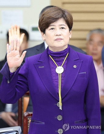 선서하는 강은희 대구교육감