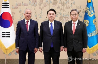 윤석열 대통령, 주한 튀니지 대사 신임장 제정