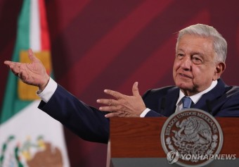 '쿠바 도우미' 멕시코 대통령 