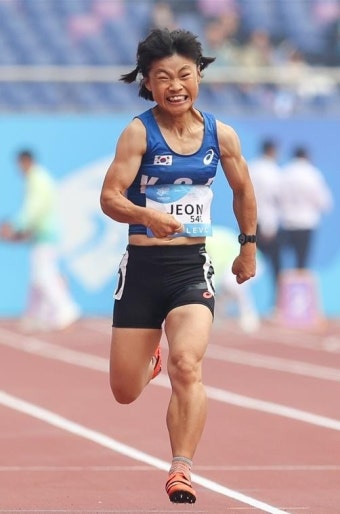 육상 전민재, 스마트폰 눌러 쓴 눈물의 편지…