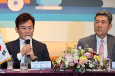 인사말하는 김욱한 진성SH신에너지 대표