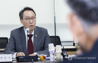 발언하는 박민수 2차관