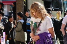 옅어지지 않는 아픔