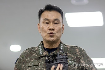 답하는 김명수 신임 합참의장 후보자