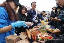 한우로 만든 샌드위치 드세요
