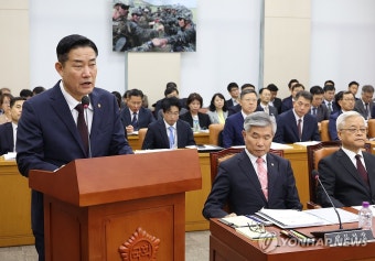 2024 예산안 관련 설명하는 신원식 국방장관