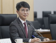 청년 간담회 주재하는 김완섭 차관