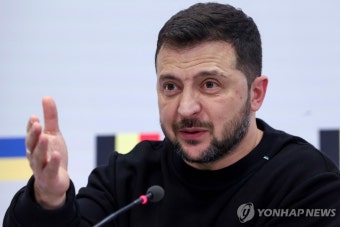 젤렌스키 내년 봄 대선 연기하나…우크라 