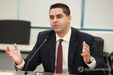 발언하는 이안 보그 몰타 외교토상부 장관