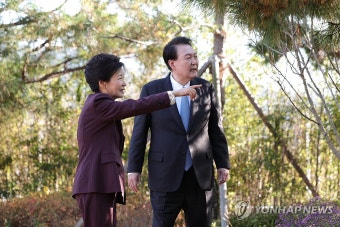 박근혜 전 대통령 사저 방문한 윤석열 대통령