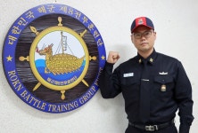 해군 상사, 운동 중 쓰러진 60대 남성 심폐소생술로 구해