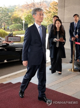 조희대 대법원장 후보자, 안철상 대법원장 권한대행 접견