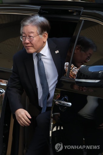 공직선거법 위반 혐의 공판 출석한 이재명