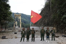 미얀마 소수민족 반군, 서부서도 공세 시작…군정, 계엄령 확대