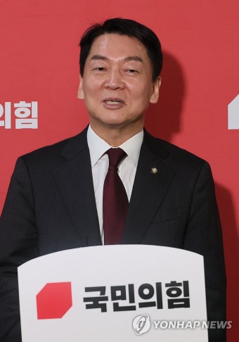 백브리핑 하는 안철수 의원