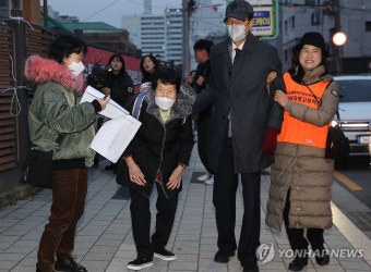 올해 수능 최고령 수험생 김정자 할머니