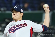 역투하는 최지민