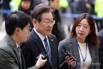 법정향하는 이재명 대표