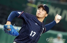 역투하는 대만 왕옌청