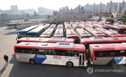 멈춰 선 경진여객 버스