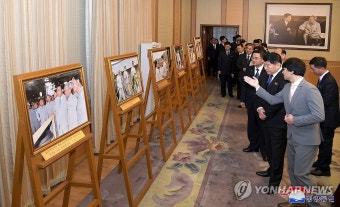 북한, 김일성 베트남 공식방문 65주년 기념 사진전 개막